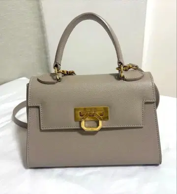 카르보티 Greta 245 토프