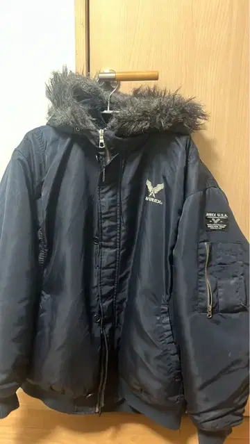 초레어 AVIREX U.S.A. 퍼 달린 플라이트 자켓