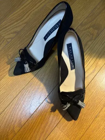 TALANTON by DIANA 블랙 스틸레토 펌프스