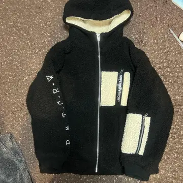 플리스 자켓 블랙 후드 부착 trend inn 모코모코 야리라