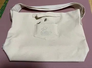 아이보리 캔버스 숄더백