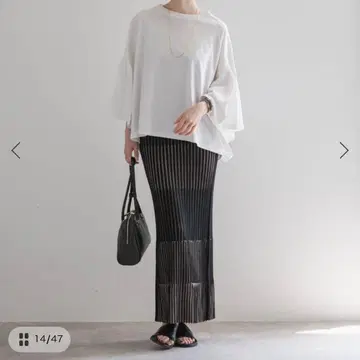 Noble 랜덤 바이컬러 리브 니트 스커트