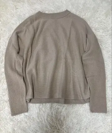 새상품급 언타이틀 울 실크 캐시미어 혼방 얇은 소재 니트 베이지