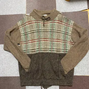 구제 의류 체크 무늬 하이넥 니트