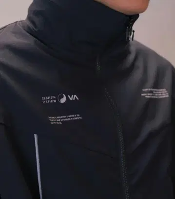 RVCA SPORT [ NIGHTRUN ] HEX LIGHT JACKET