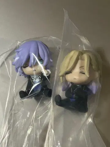 어깨 쿵 Fig. 디즈니 트위스티드 원더랜드 [ 에페르&빌 ]