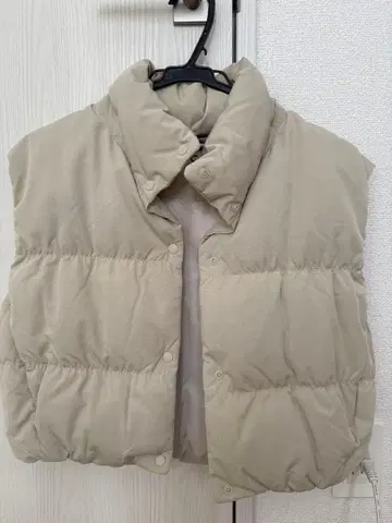 [새상품] 유니클로 다운 크롭 베스트 숏 베스트