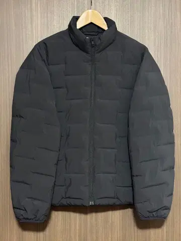 유니클로 퍼프 테크 자켓 논 퀼트 S 사이즈 블랙