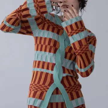 VACANCY 트위스트 라인 기하학 블록 패턴 상의