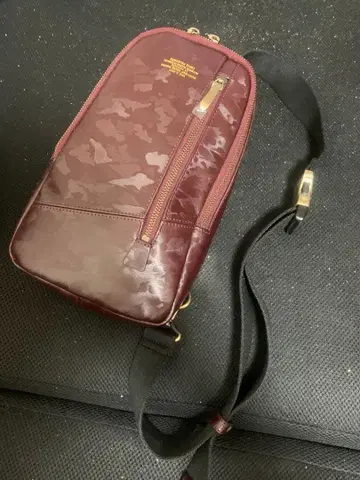 사만사 킹즈 카모플라쥬 바디백