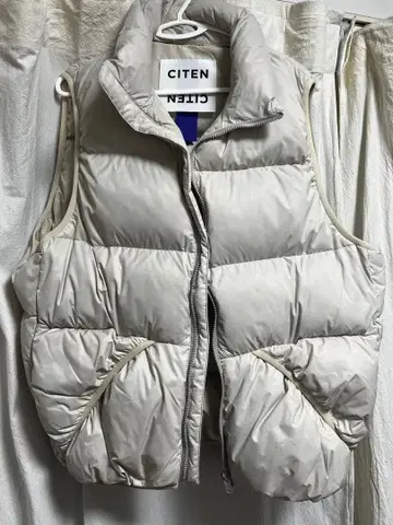 수회 착용 CITEN 라이트 그레이 다운 베스트