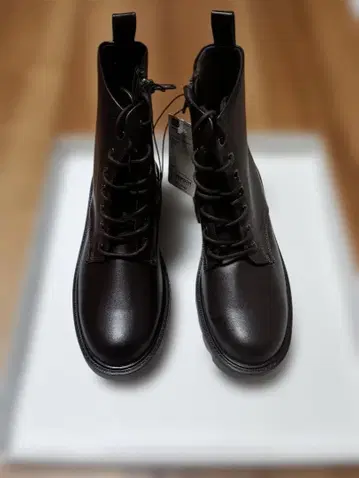 GU 다크 브라운 레이스업 부츠 38