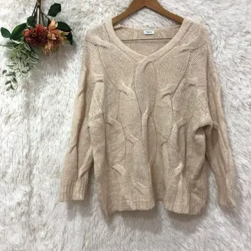 아파트 바이 로리즈 긴팔 케이블 니트 스웨터 [F] V넥 모헤어