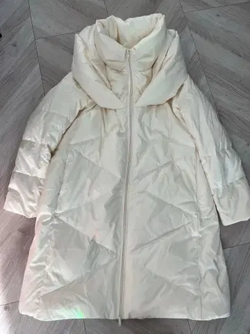 아이보리 후드 부착 다운 자켓 L 사이즈