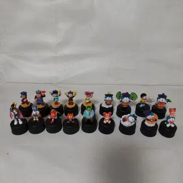 도라에몽 병뚜껑 18개