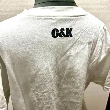 새상품급 C&K 화이트 티셔츠 M 사이즈 라이브 아티스트