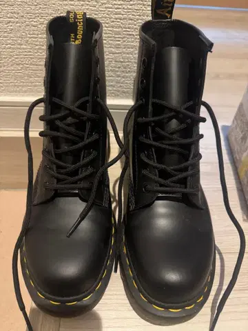 닥터마틴 8홀 eu41 사이즈