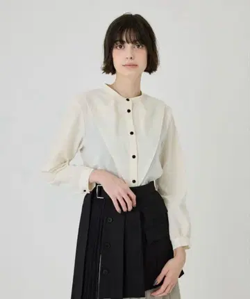 UNITED TOKYO 케이프 칼라 볼륨 소매 블라우스