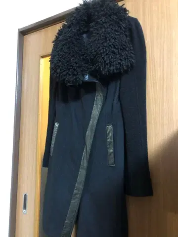 THE FIRST 플리스 카라 부착 코트 38