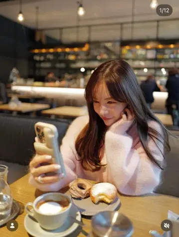 새상품 택 포함*Aimeine 시어 모헤어 로고 자수 가디건 (핑크)