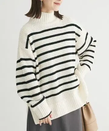 moko 몰 하찌 모크넥 풀오버