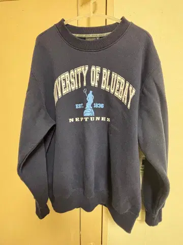 러셀 네이비 맨투맨