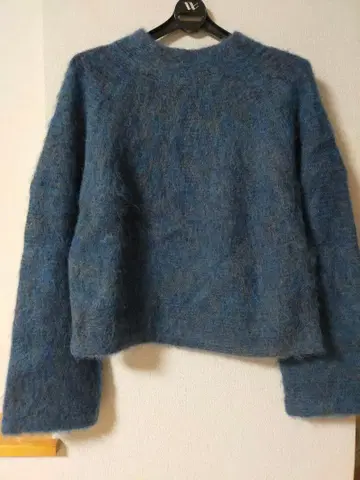 유니클로 혼방 털실 래글런 슬리브 스웨터