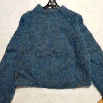 유니클로 혼방 털실 래글런 슬리브 스웨터