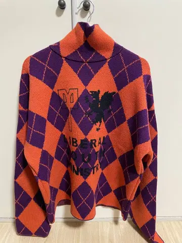 LIBERAL YOUTH MINISTRY 터틀넥 니트