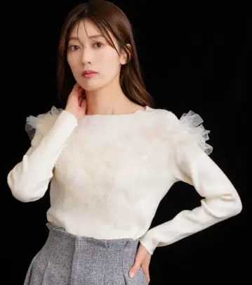 택 포함 새상품 Noela 튤프릴 도킹 니트 화이트 타무라 마코 착용