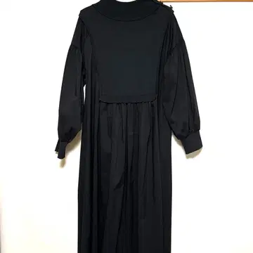 어깨 골드 버튼 이소재 도킹 원피스 세모아지유