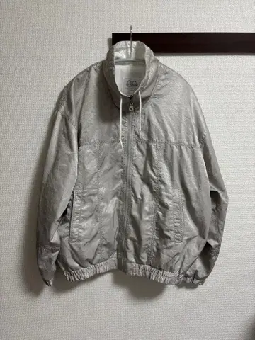 쿠레쥬 실버 나일론 후드티