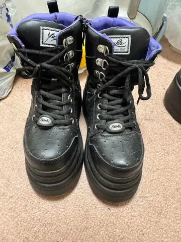 요스케 통굽 스니커즈