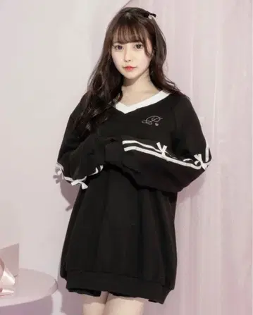 [ 새상품 ] pium 리본 라인 오버 사이즈 맨투맨 블랙