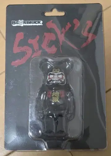 BE@RBRICK 베어브릭 지옥달마 100%
