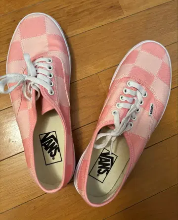 VANS 핑크 체크 무늬 스니커즈