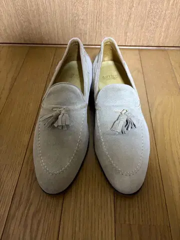 [ ARTIOS ] 알티오스 태슬 스웨이드 로퍼 베이지 사이즈 41