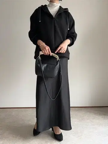 엠마 테일러 택 포함 새틴 내로우 스커트