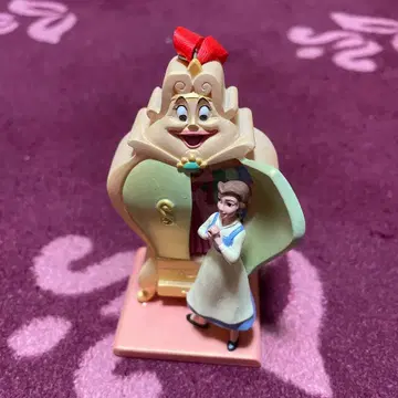 디즈니 스토어 오너먼트 벨과 옷장