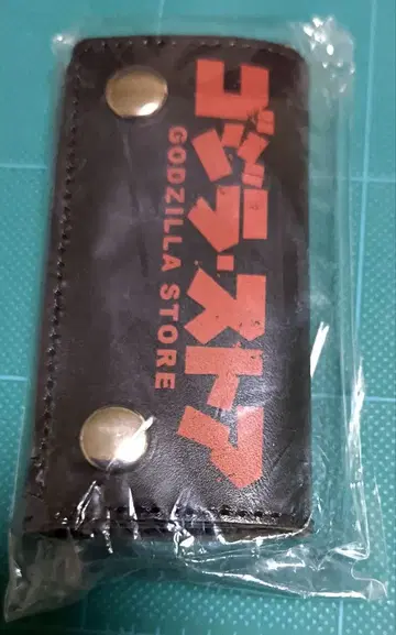 [ 미개봉 새상품 ] 고질라 스토어 천연 가죽 키링 케이스 2022