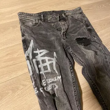데미지 가공 그레이 스키니 데님 팬츠
