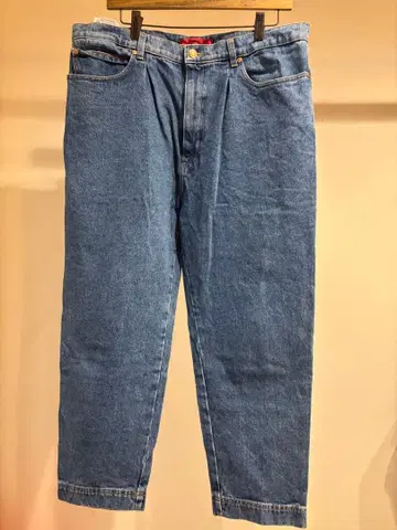 HUGO BOSS 테이퍼드 데님 팬츠 휴고보스