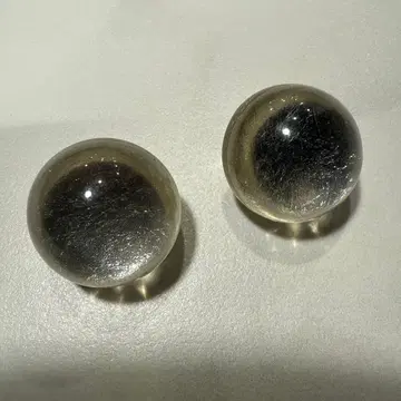 유럽제 아크릴 소재 실버 귀찌 거의 미사용