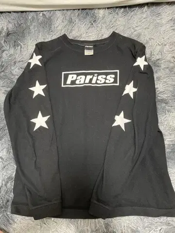 Pariss 블랙 롱 슬리브 티셔츠