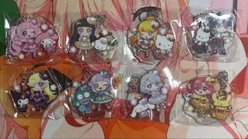 비밀의 아이프리 x 산리오 캐릭터즈 아크릴 키링 컴플리트