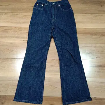 GLOBAL WORK EiiS 타카야마 나오코 콜라보 플레어 데님 네이비