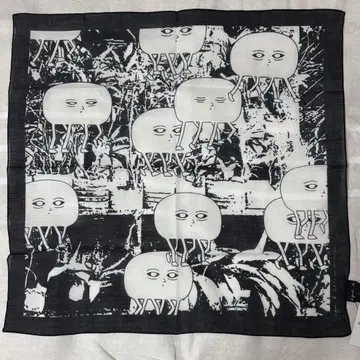 agnes b. x DEX FERNANDEZ GARAPATA 반다나