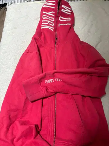 타미 빨간색 후드티 L