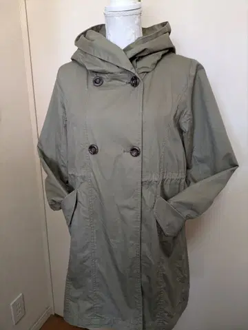 올리브 그린 후드 부착 모즈 코트