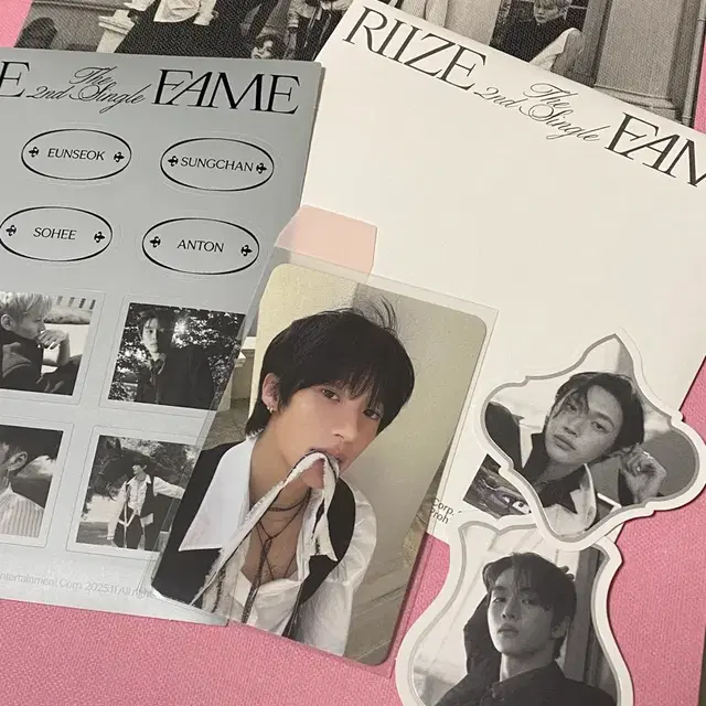 라이즈 fame 포토북 앨범 + 앤톤 포카 (앤톤 시그 증사 키링 덤)